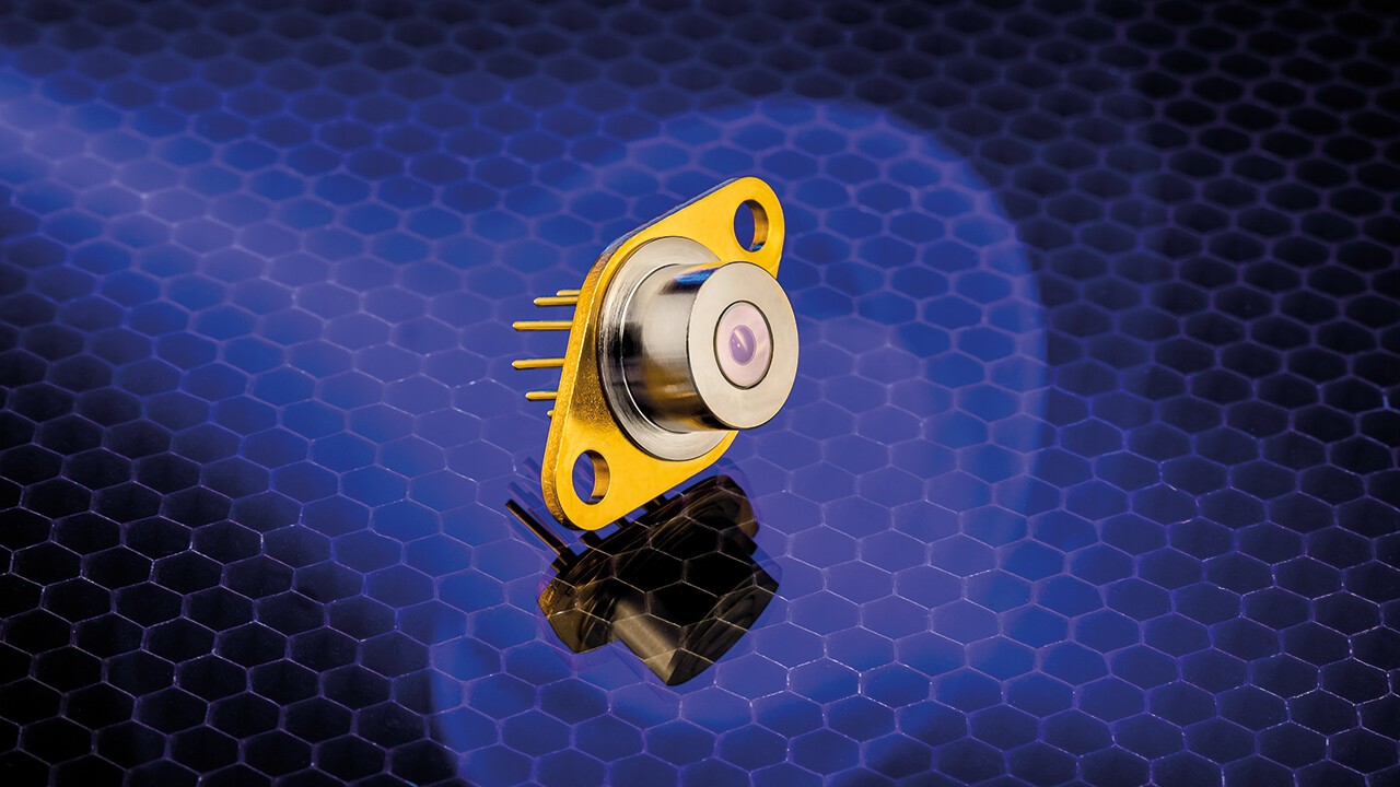 nanoplus Distributed Feedback Laser in TO66 Gehäuse mit TEC und NTC, sowie Kappe und AR verspiegeltem Fenster