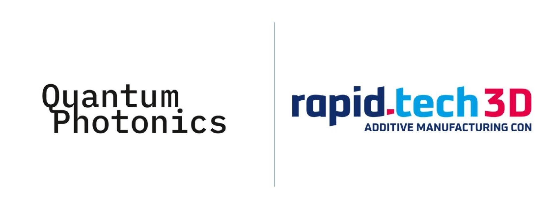 Geteiltes Bild mit zwei Logos: links Quantum Photonics in schwarzer Schrift, rechts rapid.tech 3D in blauer und rosa Schrift über ADDITIVE MANUFACTURING CON in kleinerer blauer Schrift, getrennt durch eine vertikale Linie.