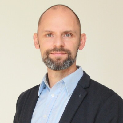 Dr. Mario Bähr